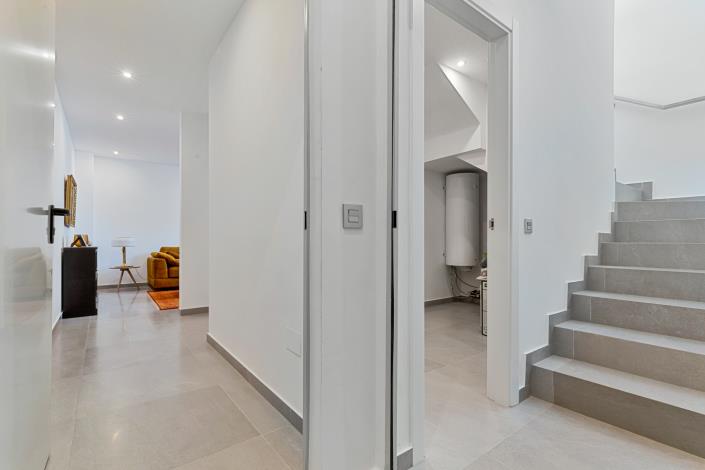 Image No.30-3 Bed Townhouse for sale