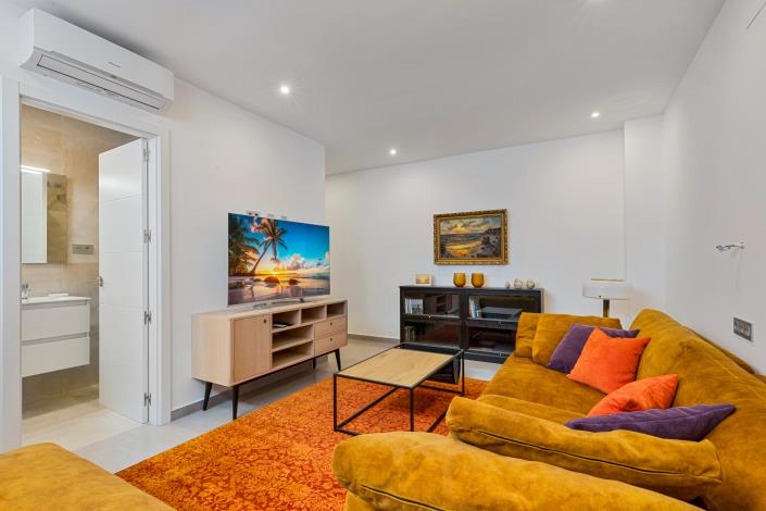 Image No.31-3 Bed Townhouse for sale