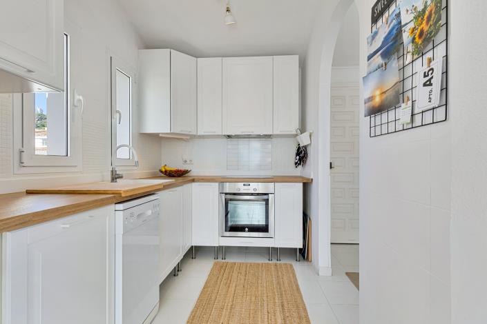 Image No.8-2 Bed Apartment for sale