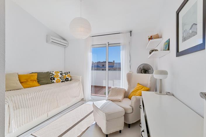 Image No.13-2 Bed Apartment for sale