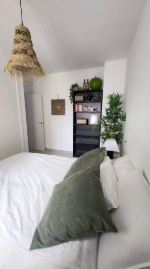 Image No.12-3 Bed Apartment for sale