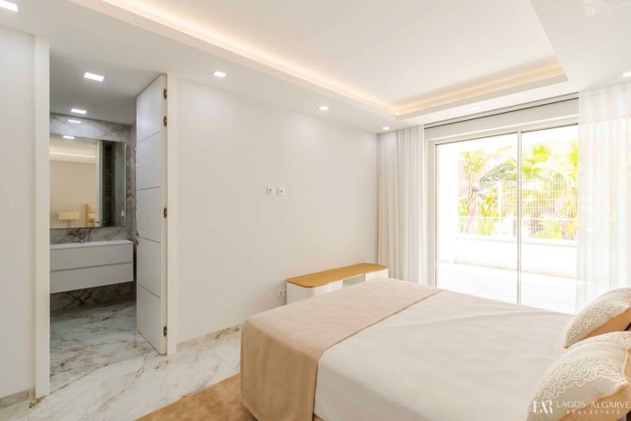 Image No.19-3 Bed Apartment for sale