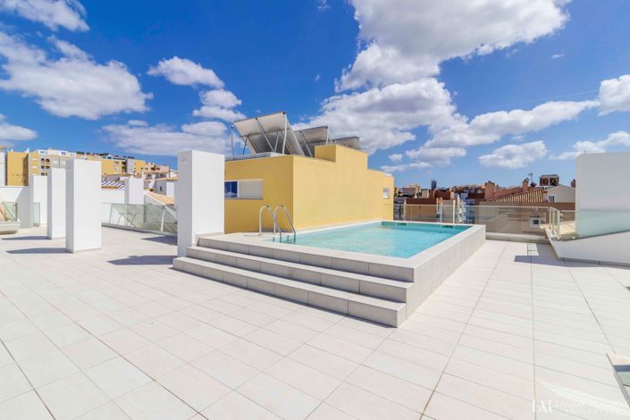 Image No.21-3 Bed Apartment for sale