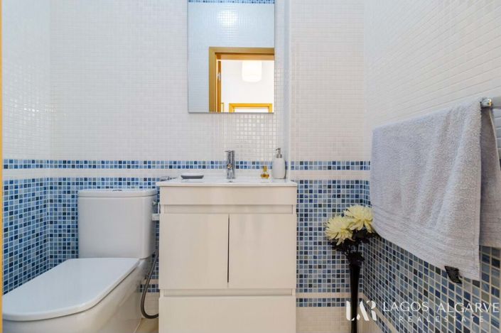 Image No.17-3 Bed Townhouse for sale