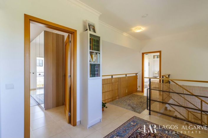 Image No.19-3 Bed Townhouse for sale