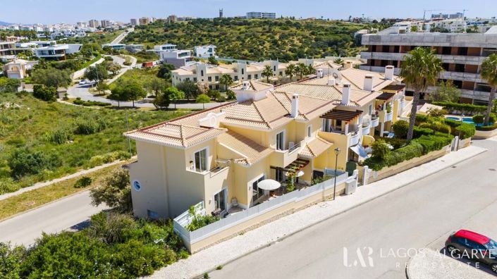 Image No.32-3 Bed Townhouse for sale