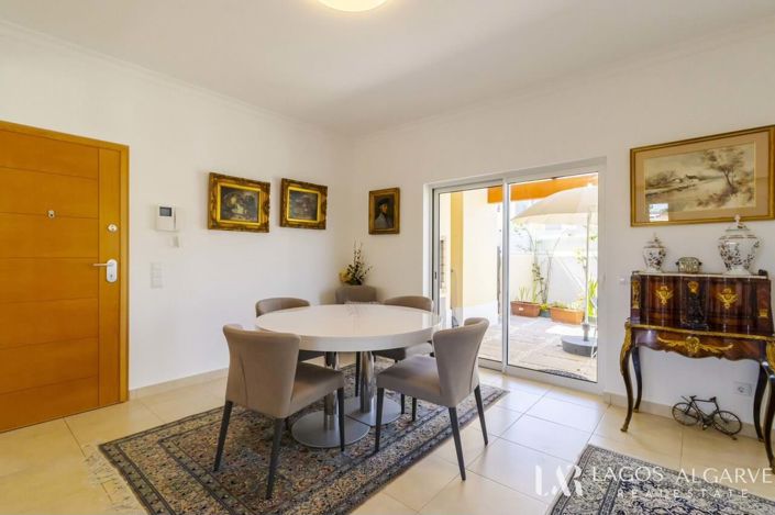 Image No.8-3 Bed Townhouse for sale