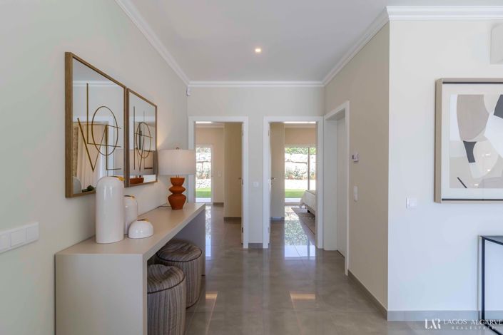 Image No.13-2 Bed Townhouse for sale