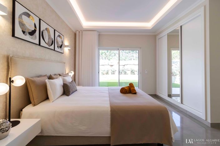 Image No.14-2 Bed Townhouse for sale