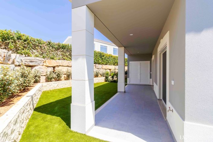 Image No.15-2 Bed Townhouse for sale