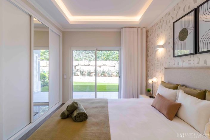 Image No.19-2 Bed Townhouse for sale