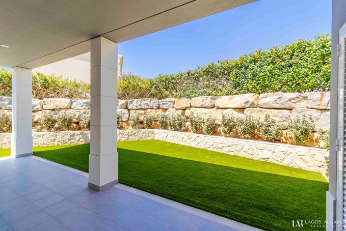 Image No.20-2 Bed Townhouse for sale