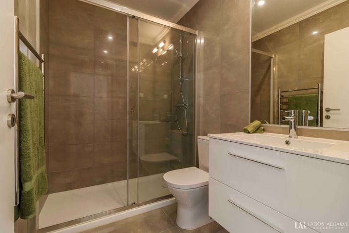 Image No.22-2 Bed Townhouse for sale