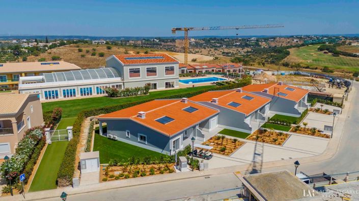 Image No.23-2 Bed Townhouse for sale