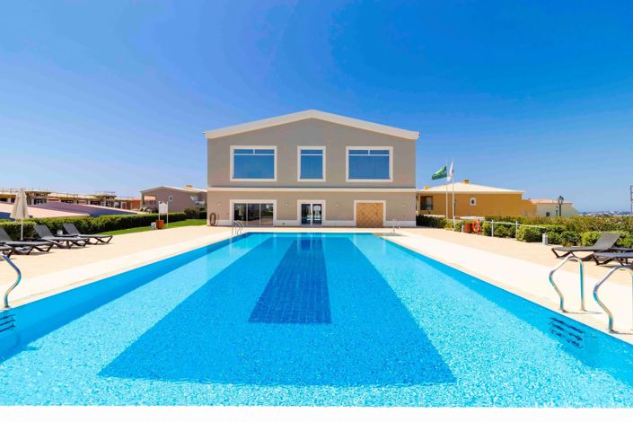 Image No.25-2 Bed Townhouse for sale