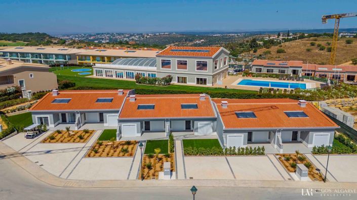 Image No.31-2 Bed Townhouse for sale