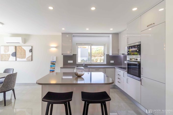 Image No.5-2 Bed Townhouse for sale