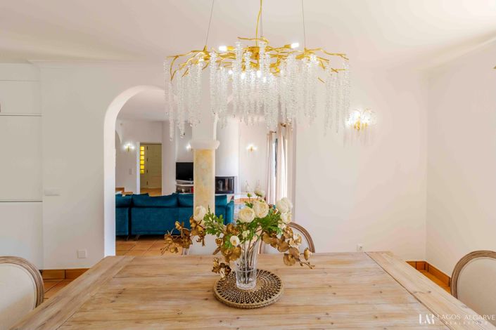 Image No.15-6 Bed Villa for sale