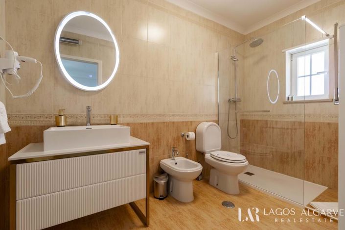 Image No.32-6 Bed Villa for sale