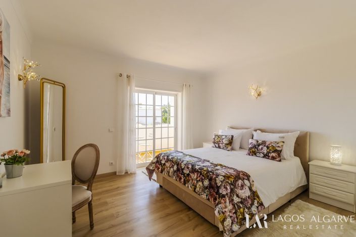 Image No.28-6 Bed Villa for sale