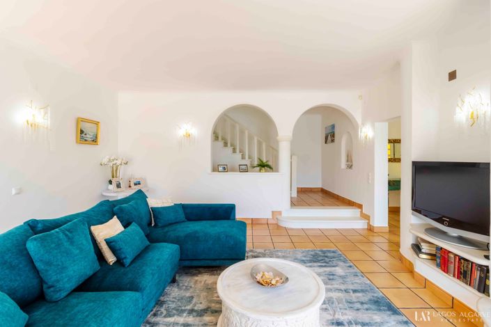 Image No.12-6 Bed Villa for sale