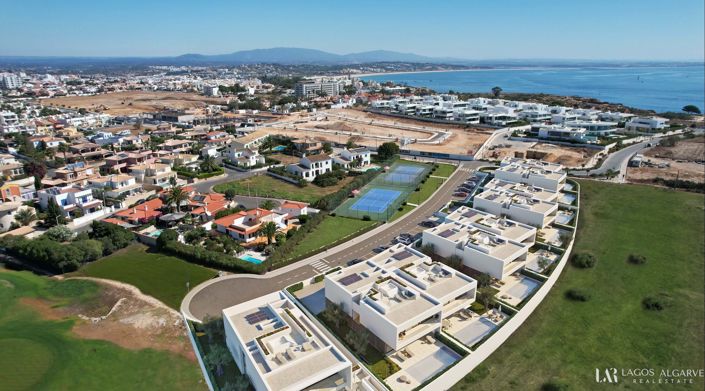 Image No.3-4 Bed Villa for sale