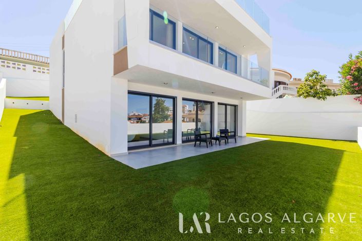 Image No.12-3 Bed Villa for sale
