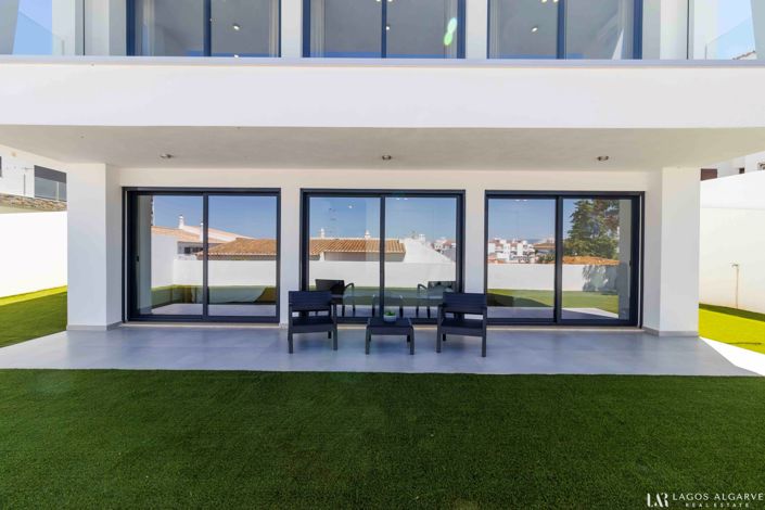Image No.20-3 Bed Villa for sale