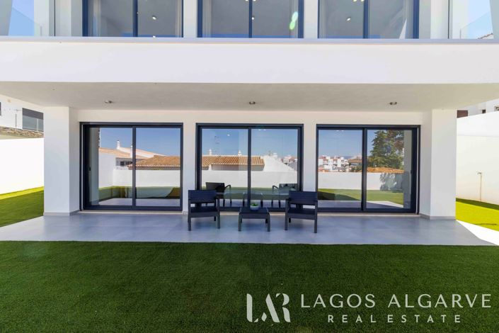 Image No.20-3 Bed Villa for sale