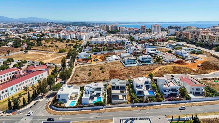 Image No.4-Villa de 4 chambres à vendre à Lagos