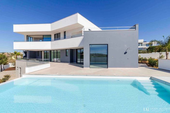 Image No.1-4 Bed Villa for sale