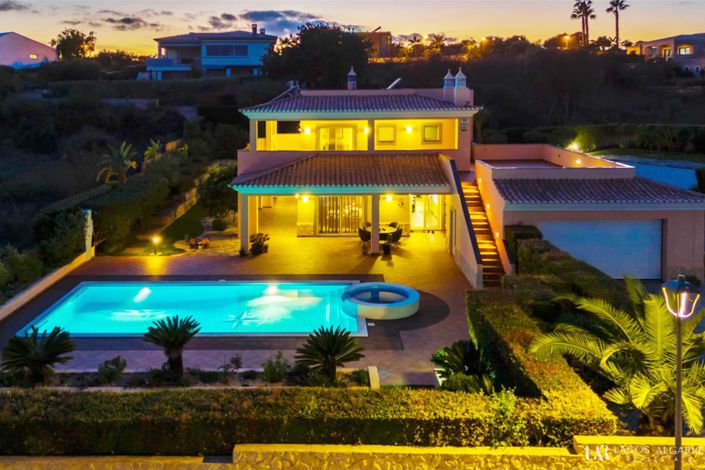 Image No.1-4 Bed Villa for sale
