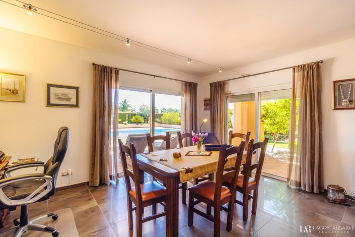 Image No.11-4 Bed Villa for sale