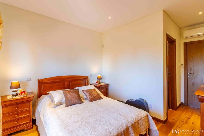 Image No.35-4 Bed Villa for sale