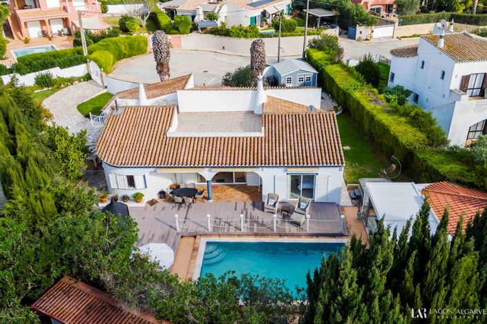 Image No.1-3 Bed Villa for sale