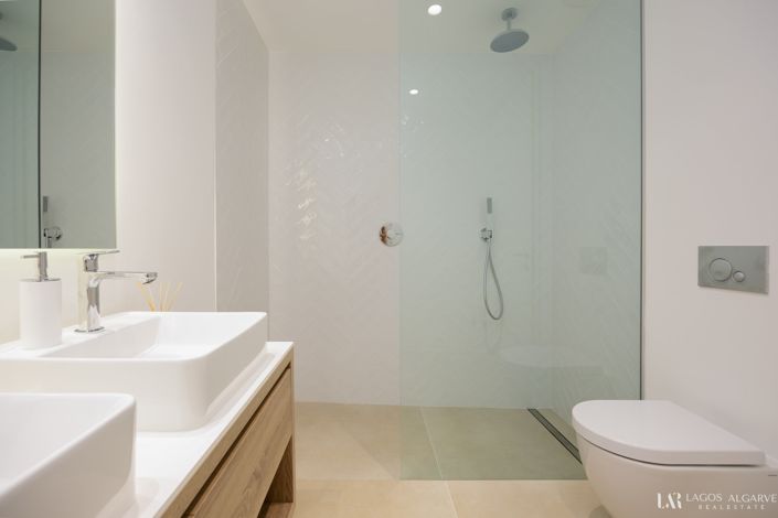 Image No.19-2 Bed Apartment for sale