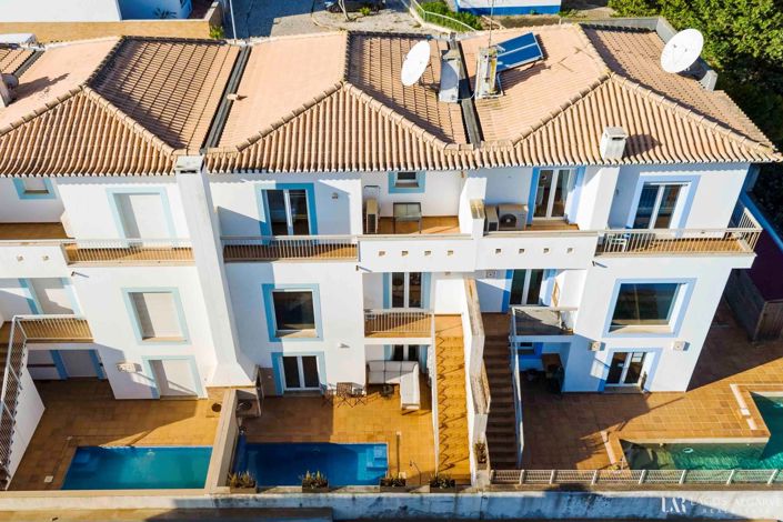 Image No.1-Propriété de 5 chambres à vendre à Lagos