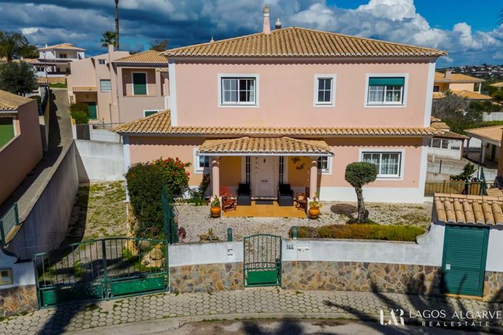 Image No.1-Villa de 5 chambres à vendre à Lagos