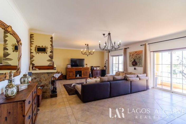 Image No.11-5 Bed Villa for sale