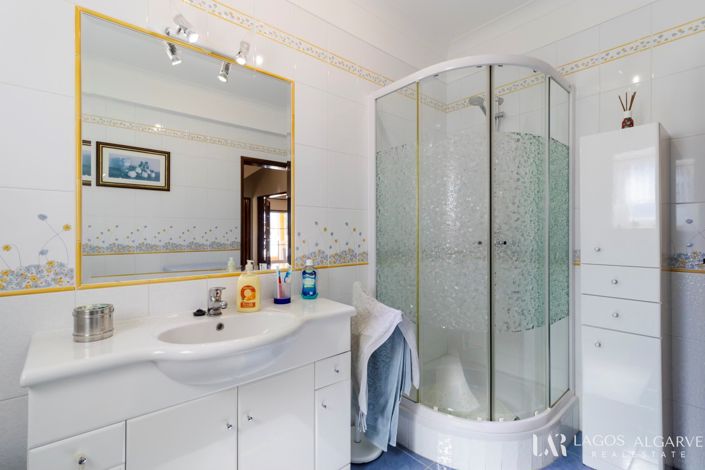 Image No.16-5 Bed Villa for sale