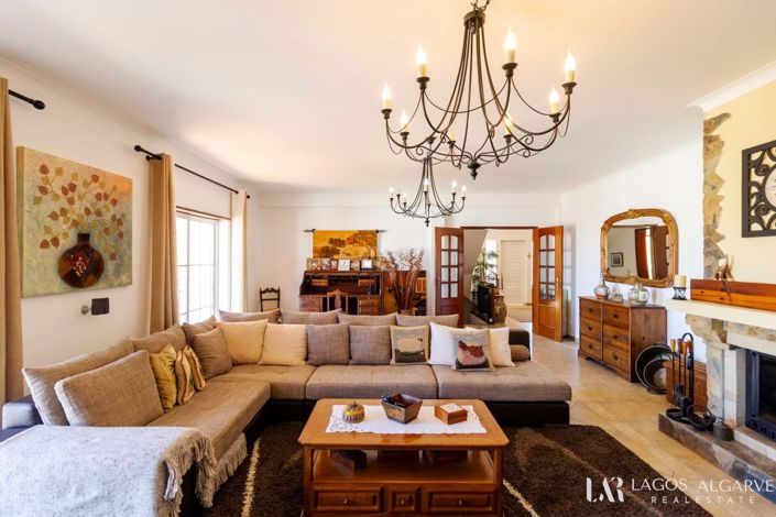 Image No.2-5 Bed Villa for sale