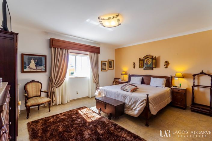 Image No.20-5 Bed Villa for sale