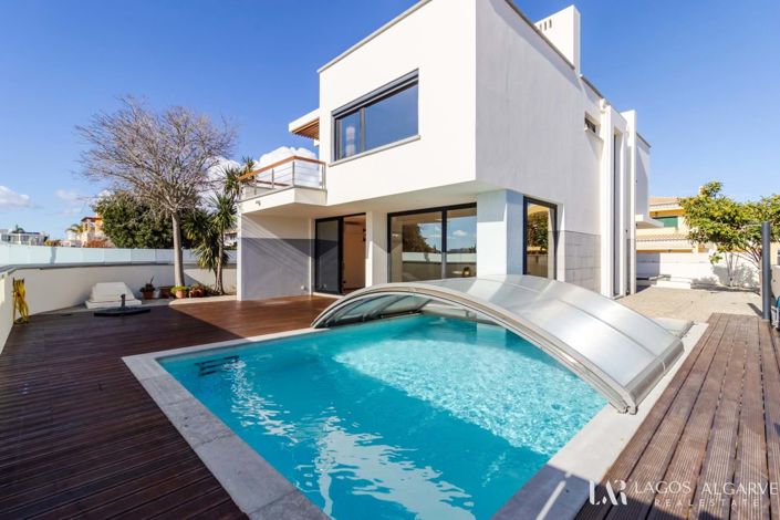 Image No.1-3 Bed Villa for sale
