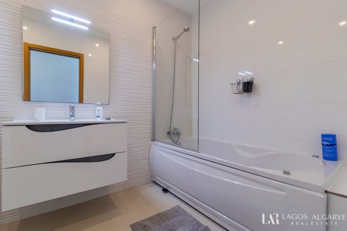 Image No.41-3 Bed Apartment for sale