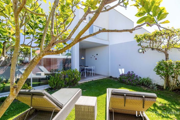 Image No.17-3 Bed Townhouse for sale