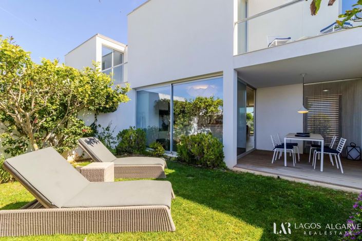 Image No.18-3 Bed Townhouse for sale