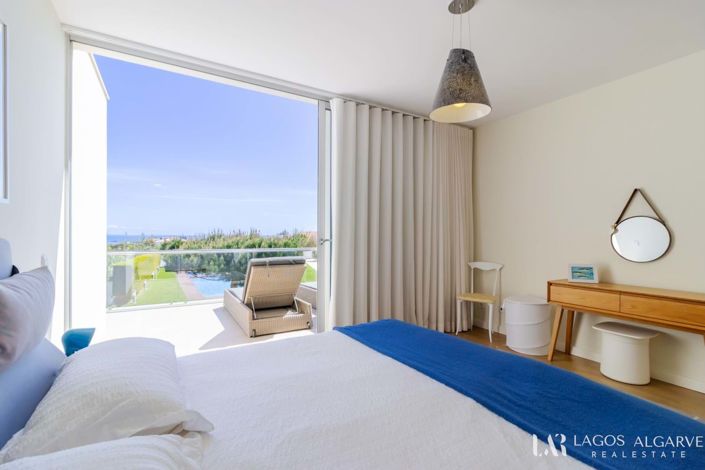 Image No.25-3 Bed Townhouse for sale