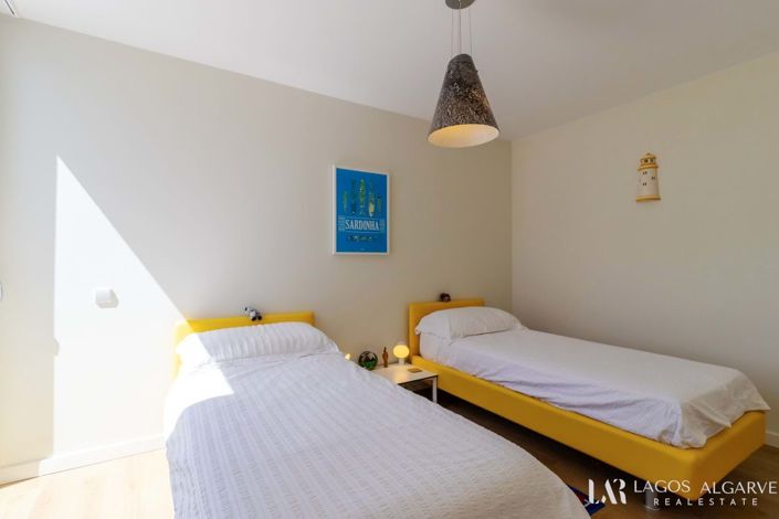 Image No.30-3 Bed Townhouse for sale