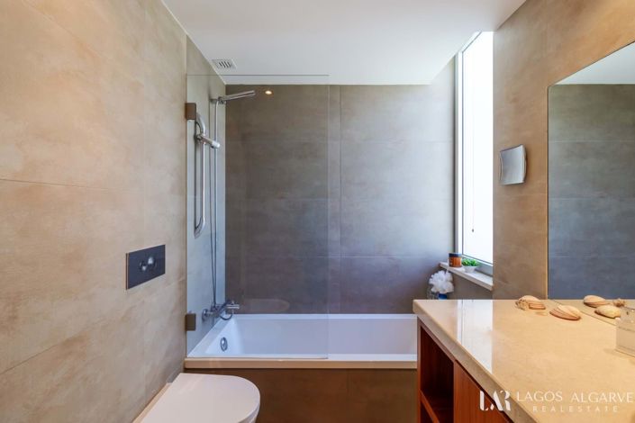 Image No.34-3 Bed Townhouse for sale