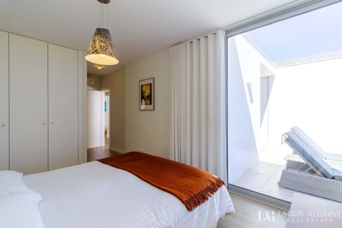 Image No.37-3 Bed Townhouse for sale